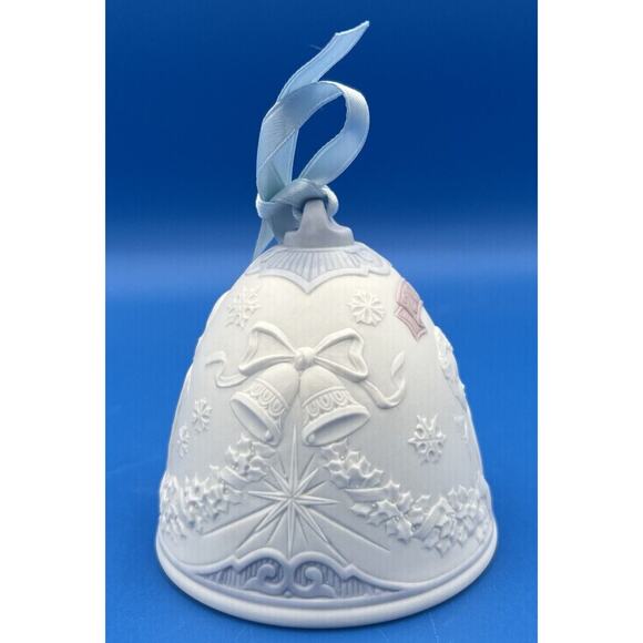 Lladro 2000 Limited Edition Christmas Bell Porcelain (No Box) *Pre-Owned* - Picture 4 of 9